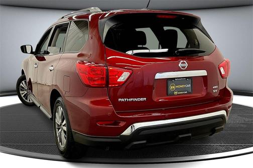 2018 Nissan Pathfinder SV