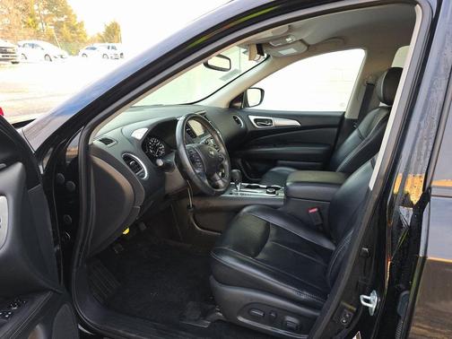 2018 Nissan Pathfinder SL