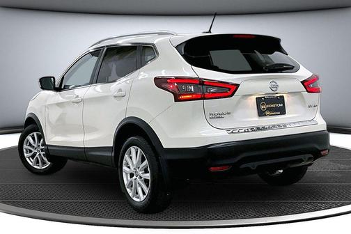 Pearl White Tricoat 2022 Nissan Rogue Sport SV