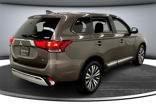 2020 Mitsubishi Outlander SE