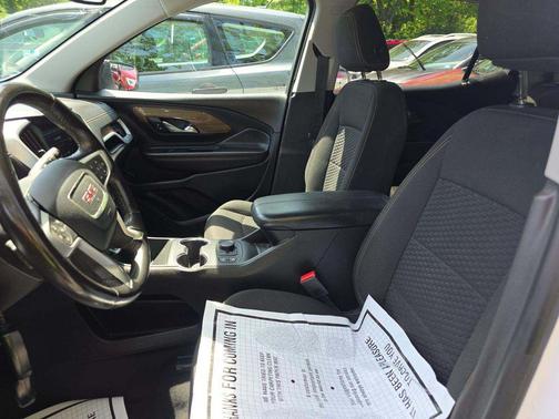 Summit White 2021 GMC Terrain SLE