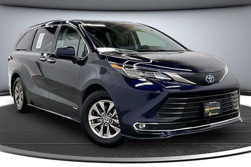2021 Toyota Sienna XLE