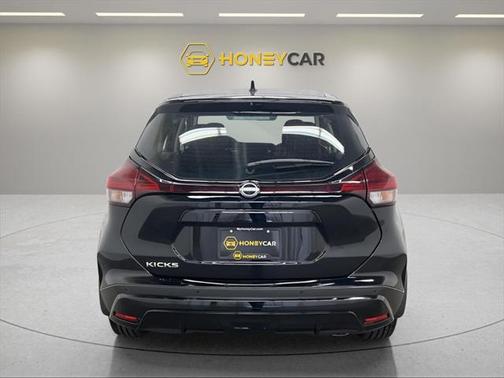 2022 Nissan Kicks S