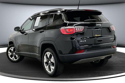 Diamond Black Crystal Pearlcoat 2019 Jeep Compass Limited