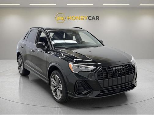 2022 Audi Q3 45 S line Premium