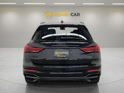 2022 Audi Q3 45 S line Premium