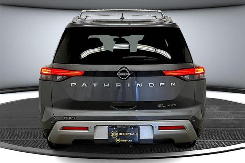 2022 Nissan Pathfinder SL 4WD