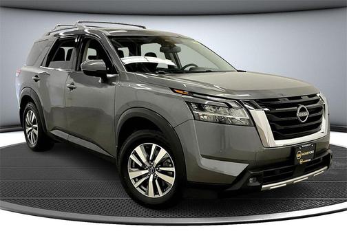 2022 Nissan Pathfinder SL 4WD