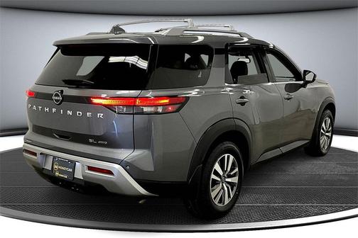 2022 Nissan Pathfinder SL 4WD