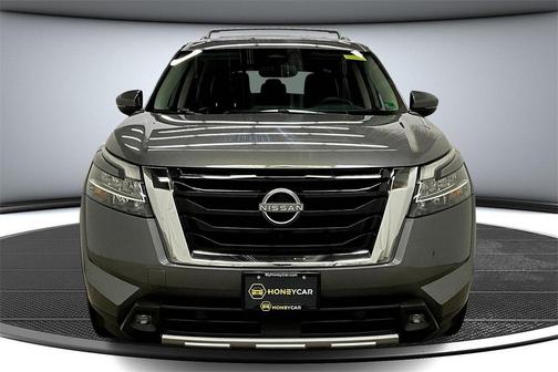 2022 Nissan Pathfinder SL 4WD