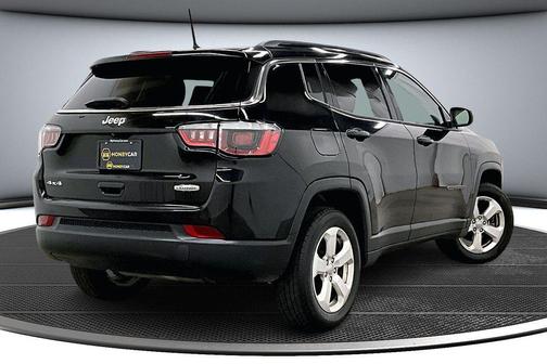 Diamond Black Crystal Pearlcoat 2018 Jeep Compass Latitude