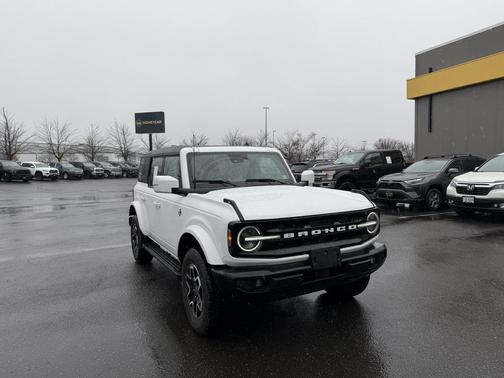 2024 Ford Bronco Outer Banks