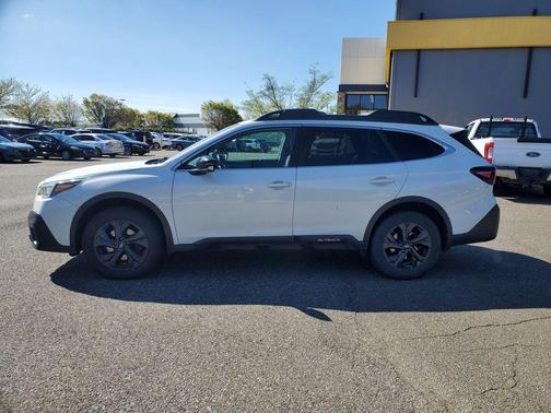 Crystal White Pearl 2021 Subaru Outback Onyx Edition XT