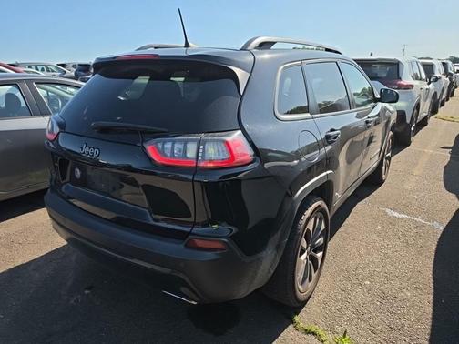 Diamond Black Crystal Pearlcoat 2021 Jeep Cherokee Latitude Lux