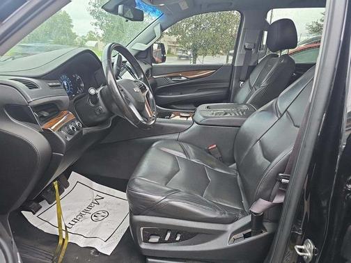 2017 Cadillac Escalade Luxury