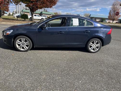 2013 Volvo S60 T5 Platinum