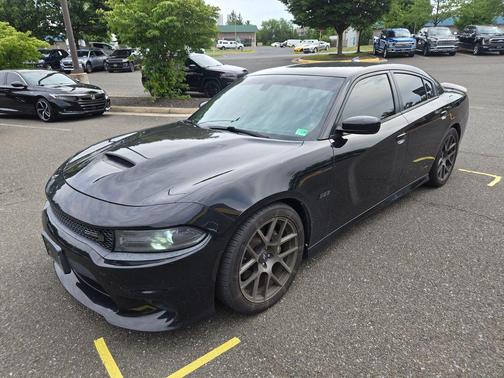 Pitch Black Clearcoat 2018 Dodge Charger R/T Scat Pack