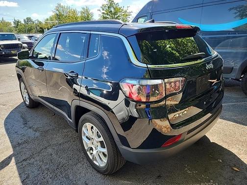 2023 Jeep Compass Latitude Lux