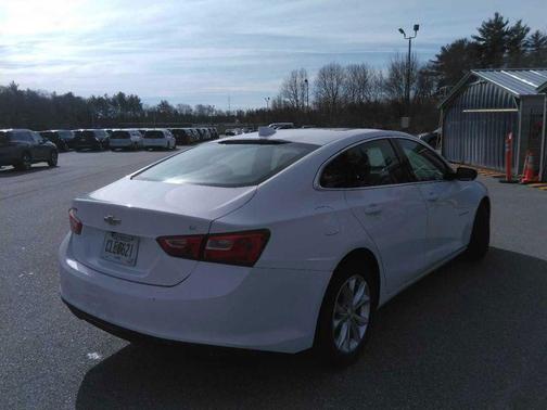 Summit White 2023 Chevrolet Malibu FWD 1LT