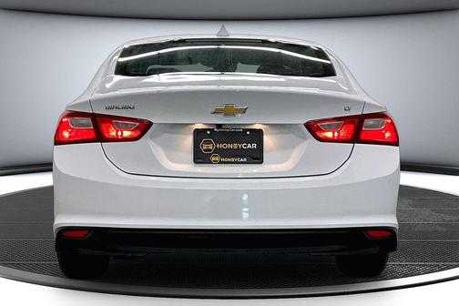 Summit White 2023 Chevrolet Malibu FWD 1LT