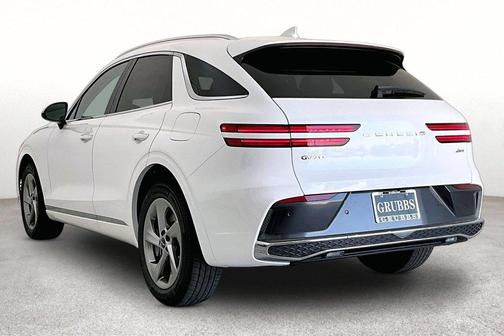 Uyuni White 2026 Genesis GV70 2.5T