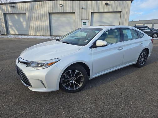 2018 Toyota Avalon XLE Plus