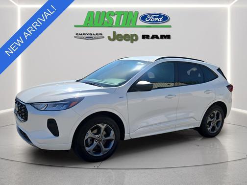 Star White Metallic Tri-Coat 2023 Ford Escape ST-Line