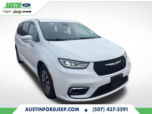 2022 Chrysler Pacifica Hybrid Touring L