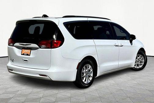 2021 Chrysler Voyager LXI