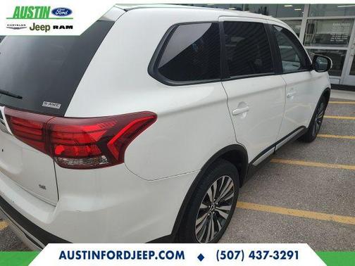 2020 Mitsubishi Outlander SE