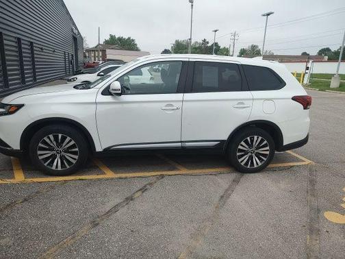 2020 Mitsubishi Outlander SE