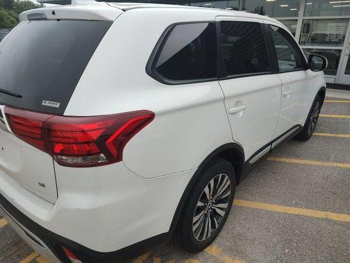 2020 Mitsubishi Outlander SE