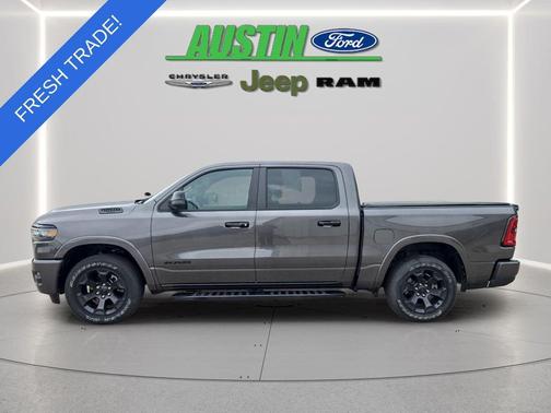 Granite Crystal Metallic Clearcoat 2025 RAM 1500 Big Horn/Lone Star