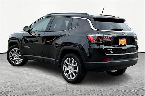 2022 Jeep Compass Latitude Lux
