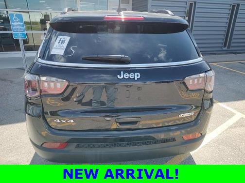 2022 Jeep Compass Latitude Lux