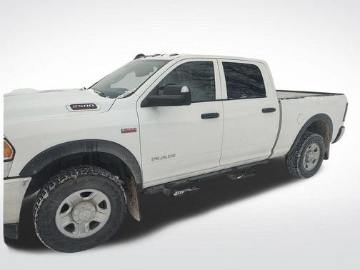 2020 RAM 2500 Tradesman Crew Cab 4X4 6'4' Box