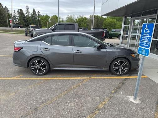 2022 Nissan Sentra SR