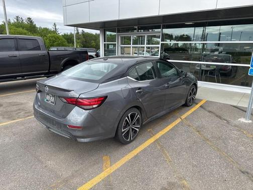 2022 Nissan Sentra SR