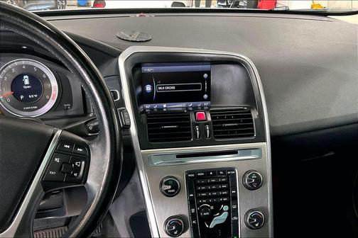 Electric Silver Metallic 2013 Volvo XC60 T6