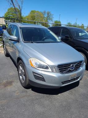 Electric Silver Metallic 2013 Volvo XC60 T6
