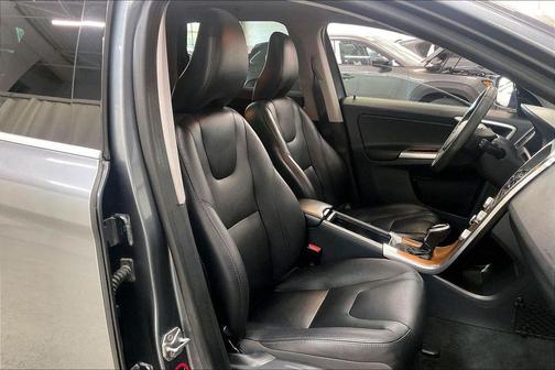 Osmium Grey Metallic 2017 Volvo XC60 T6 Inscription