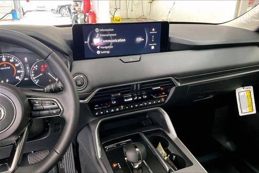 Jet Black Mica 2026 Mazda CX-70 3.3 Turbo Preferred