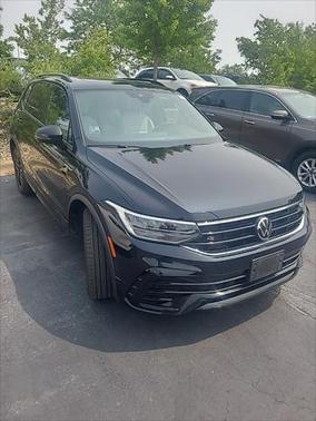 2022 Volkswagen Tiguan 2.0T SE R-Line Black 4MOTION
