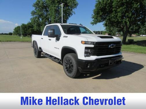 Summit White 2026 Chevrolet Silverado 2500 Custom