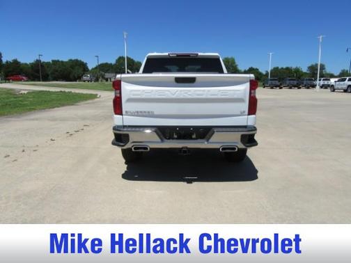 Summit White 2026 Chevrolet Silverado 1500 LT