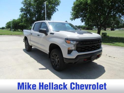 White Sands 2026 Chevrolet Silverado 1500 Custom Trail Boss
