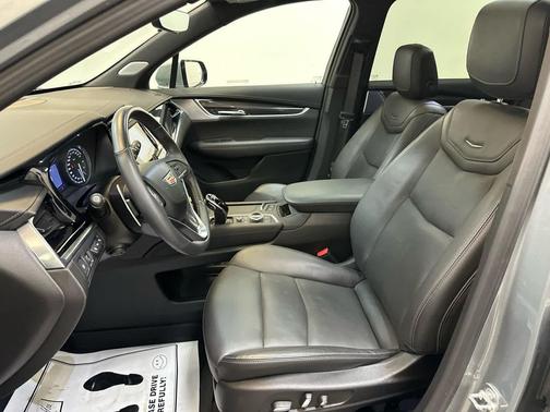 Argent Silver Metallic 2024 Cadillac XT6 Sport AWD