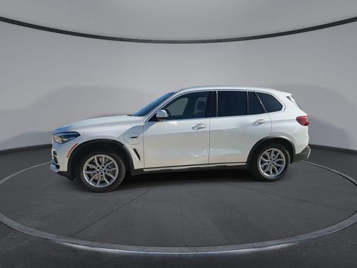 Mineral White Metallic 2023 BMW X5 PHEV xDrive45e