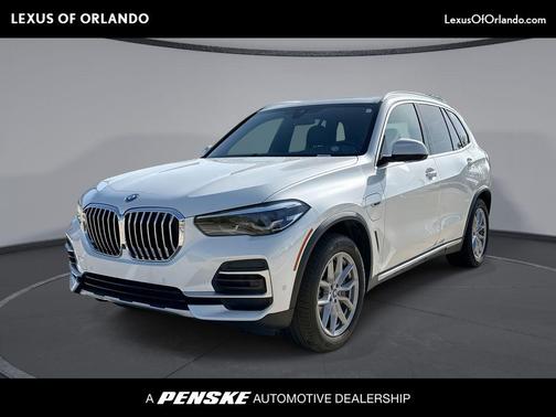 Mineral White Metallic 2023 BMW X5 PHEV xDrive45e