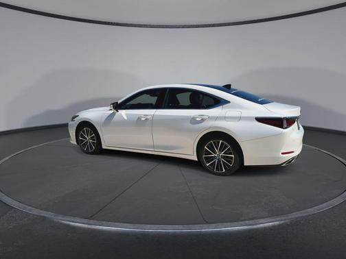 Eminent White Pearl 2025 Lexus ES 350 Base